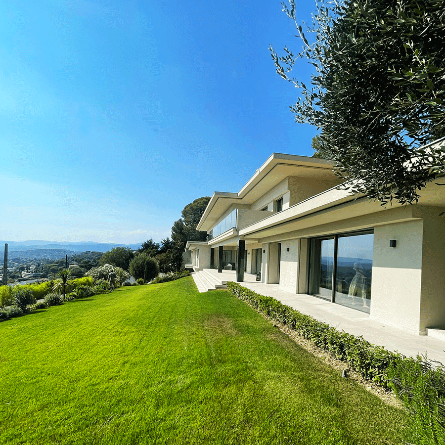 Terrassement-construction-maison-a-Cannes---Matthieu-Ecolivet-Terrassement